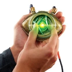 Hasbro Marvel Legends Eye Of Agamotto -Negozio Di Modellismo hasbro marvel legends eye of agamotto 4