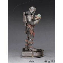 Iron Studio BDS Art 1/10 Scale Star Wars The Mandalorian With Grogu -Negozio Di Modellismo iron studio bds art 110 scale star wars the mandalorian with grogu 3