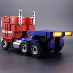 Hasbro Robosen The Robot Company Transformers Interactive Auto-Converting Robot Optimus Prime -Negozio Di Modellismo robosen the robot company transformers interactive auto converting robot optimus prime 6